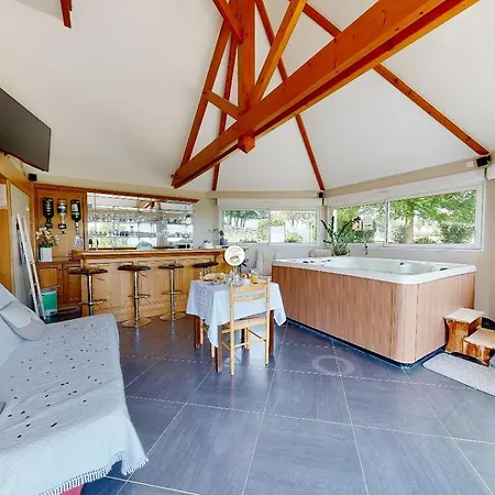 Апартаменты Loft Avec Jacuzzi Et Sauna